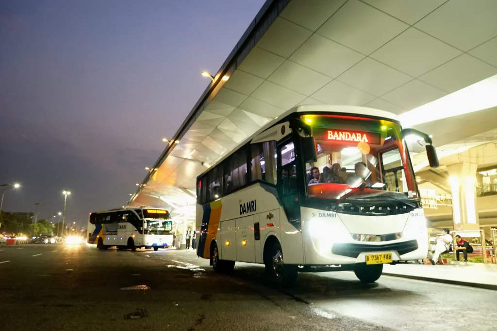 Bus Damri